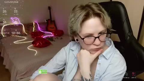 chloue and Gretta online show from March 26, 5:40 pm