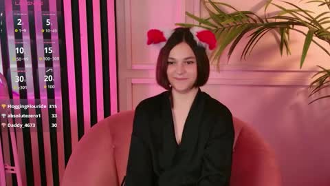 Snapshot of _emi_mi_ chatting on June 1, 9:55 am Emi online show from June 1, 9:55 am