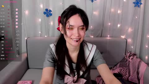 _emily__strike_ online show from December 10, 12:49 pm