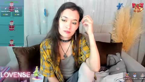 _emily__strike_ online show from December 28, 12:56 pm