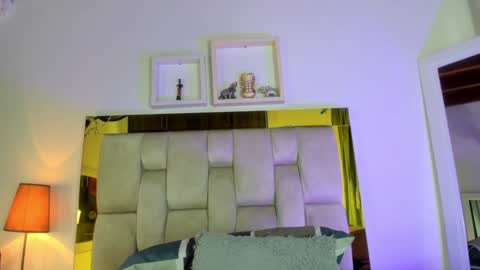 Isabella online show from January 27, 12:05 pm