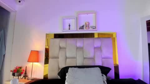 Isabella online show from March 3, 12:05 pm