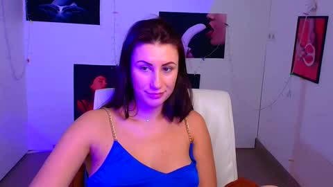 Emma online show from December 13, 4:27 pm