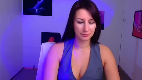 Emma online show from February 3, 4:10 pm