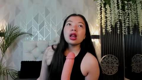 _emma_xoxo online show from December 17, 11:16 am