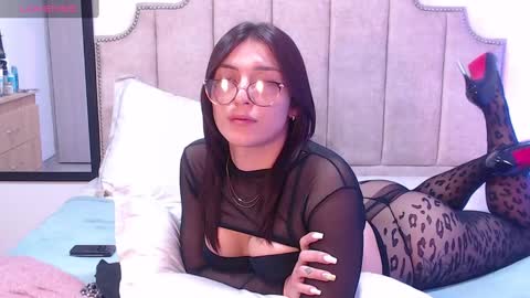  Erica Vanderhill  online show from February 25, 10:29 pm