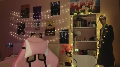 EveEva online show from May 22, 4:41 am