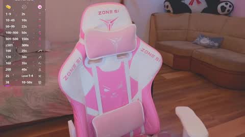 Snapshot of _evellyn_ chatting on January 9, 3:36 am Evie online show from January 9, 3:36 am