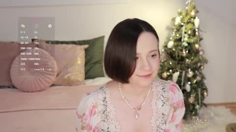 Essie  online show from January 11, 12:33 am