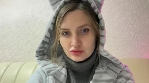 Snapshot of _florinika_ chatting on October 30, 9:04 pm  Flora  online show from October 30, 9:04 pm