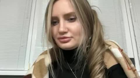  Flora  online show from November 12, 3:01 pm