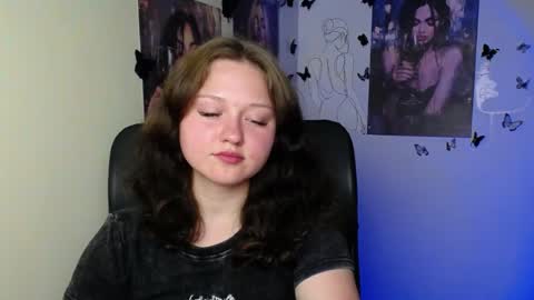 Snapshot of _foxy_lady chatting on July 6, 6:10 pm Alice online show from July 6, 6:10 pm