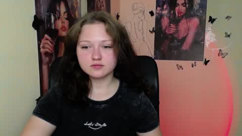 Snapshot of _foxy_lady chatting on July 14, 6:07 am Alice online show from July 14, 6:07 am
