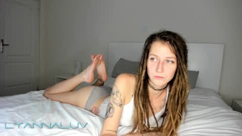 Snapshot of _fuckinparadise chatting on January 10, 10:04 pm Lyanna and Derek online show from January 10, 10:04 pm