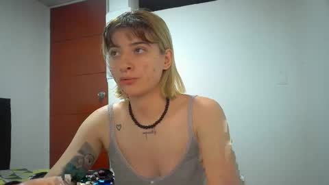Mia-foster online show from April 26, 2:31 am