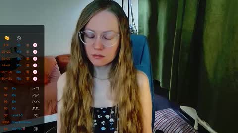 Snapshot of _goldilocks__ chatting on September 18, 6:59 am _goldilocks__ online show from September 18, 6:59 am