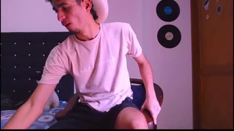 GsusssFeets online show from November 17, 5:30 pm