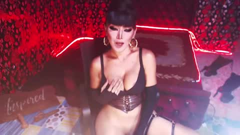 Snapshot of _hailyourqueenx chatting on December 8, 4:18 pm GoDDess Chloe online show from December 8, 4:18 pm