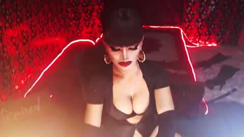 Snapshot of _hailyourqueenx chatting on December 22, 4:17 am GoDDess Chloe online show from December 22, 4:17 am