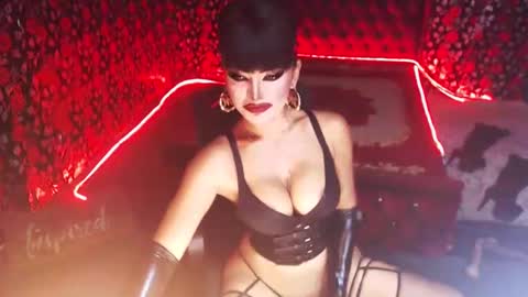 Snapshot of _hailyourqueenx chatting on December 28, 8:58 pm GoDDess Chloe online show from December 28, 8:58 pm