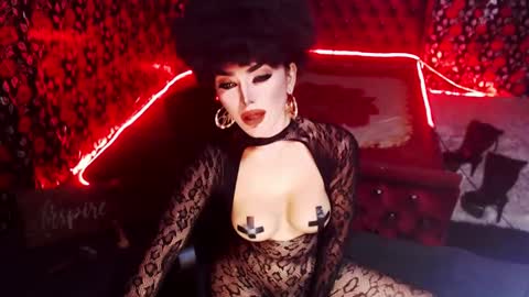 Snapshot of _hailyourqueenx chatting on January 13, 10:13 pm GoDDess Chloe online show from January 13, 10:13 pm