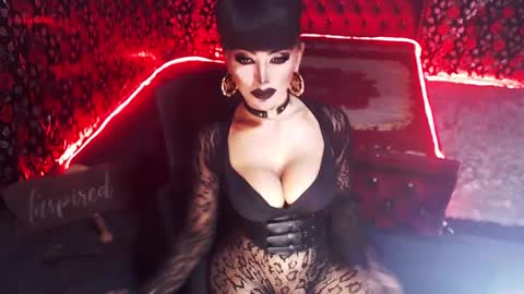 Snapshot of _hailyourqueenx chatting on January 19, 4:12 am GoDDess Chloe online show from January 19, 4:12 am