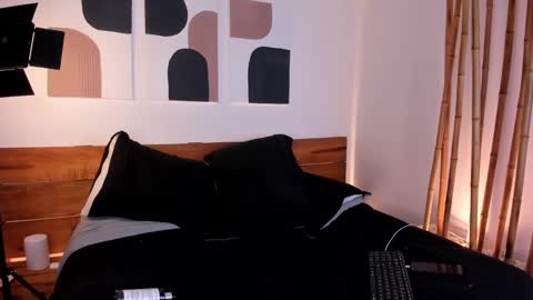 Hanna johnson online show from March 9, 8:42 pm