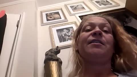 _hitgirly_ online show from March 1, 12:18 pm