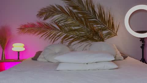 Holly online show from December 22, 5:56 am