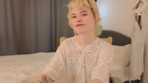 Alisha online show from May 23, 11:47 am