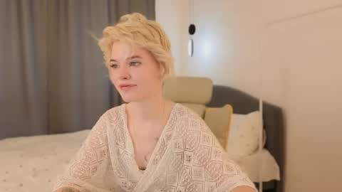Alisha online show from May 24, 12:21 pm