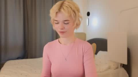 Alisha online show from May 25, 1:17 pm
