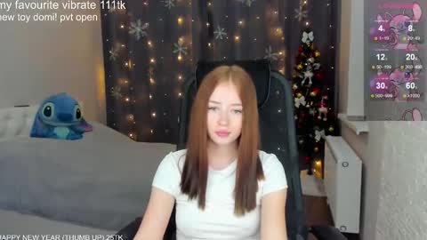 _hot_mia_1 online show from December 9, 6:25 pm