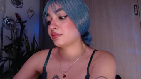 Snapshot of _hotpink chatting on May 24, 11:21 pm Jenn online show from May 24, 11:21 pm
