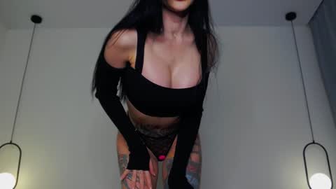 Snapshot of _iammary chatting on December 23, 3:55 pm Mary online show from December 23, 3:55 pm