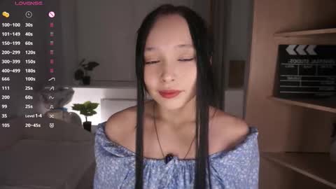 Snapshot of _inner_glow_ chatting on March 8, 6:44 pm Emily online show from March 8, 6:44 pm