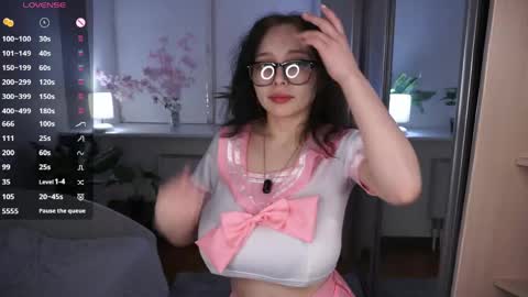 Snapshot of _inner_glow_ chatting on April 12, 6:46 pm Emily online show from April 12, 6:46 pm
