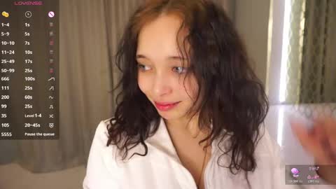 Snapshot of _inner_glow_ chatting on May 6, 5:18 pm Emily online show from May 6, 5:18 pm
