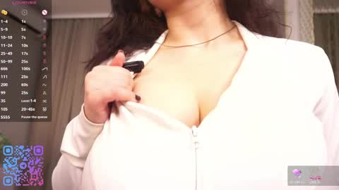 Snapshot of _inner_glow_ chatting on May 15, 6:15 pm Emily online show from May 15, 6:15 pm