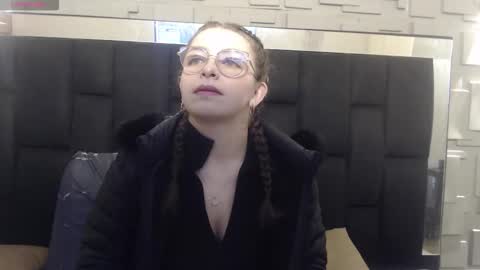 Snapshot of _isaabellaa chatting on January 17, 11:59 am Isa online show from January 17, 11:59 am