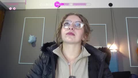 Snapshot of _isaabellaa chatting on February 3, 12:10 pm Isa online show from February 3, 12:10 pm