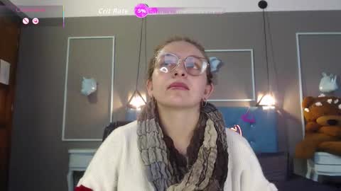 Snapshot of _isaabellaa chatting on February 13, 12:45 pm Isa online show from February 13, 12:45 pm