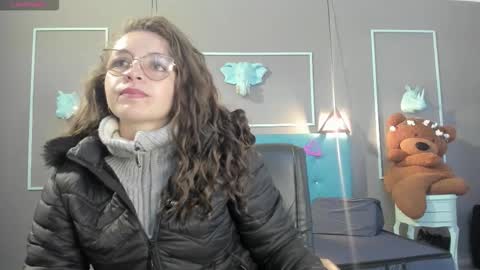 Snapshot of _isaabellaa chatting on March 1, 11:23 am Isa online show from March 1, 11:23 am