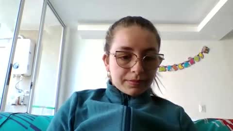 Isa online show from March 4, 1:28 pm