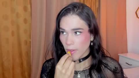 ISABELLA online show from June 5, 6:52 am