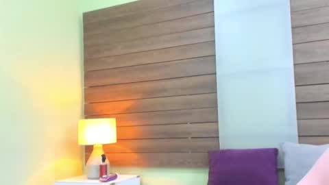 JADE  online show from February 11, 1:38 pm