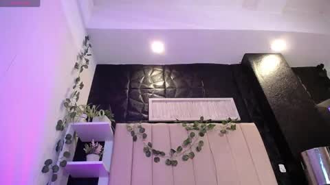 Mia online show from January 21, 5:20 pm