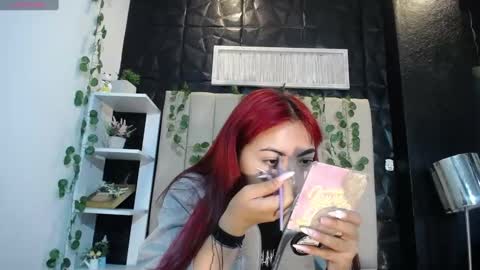 Mia online show from January 27, 12:58 pm