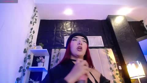 Mia online show from January 29, 7:43 pm