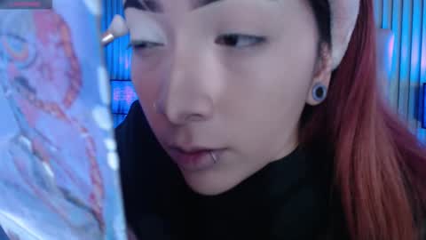 Mia online show from November 21, 2:05 pm